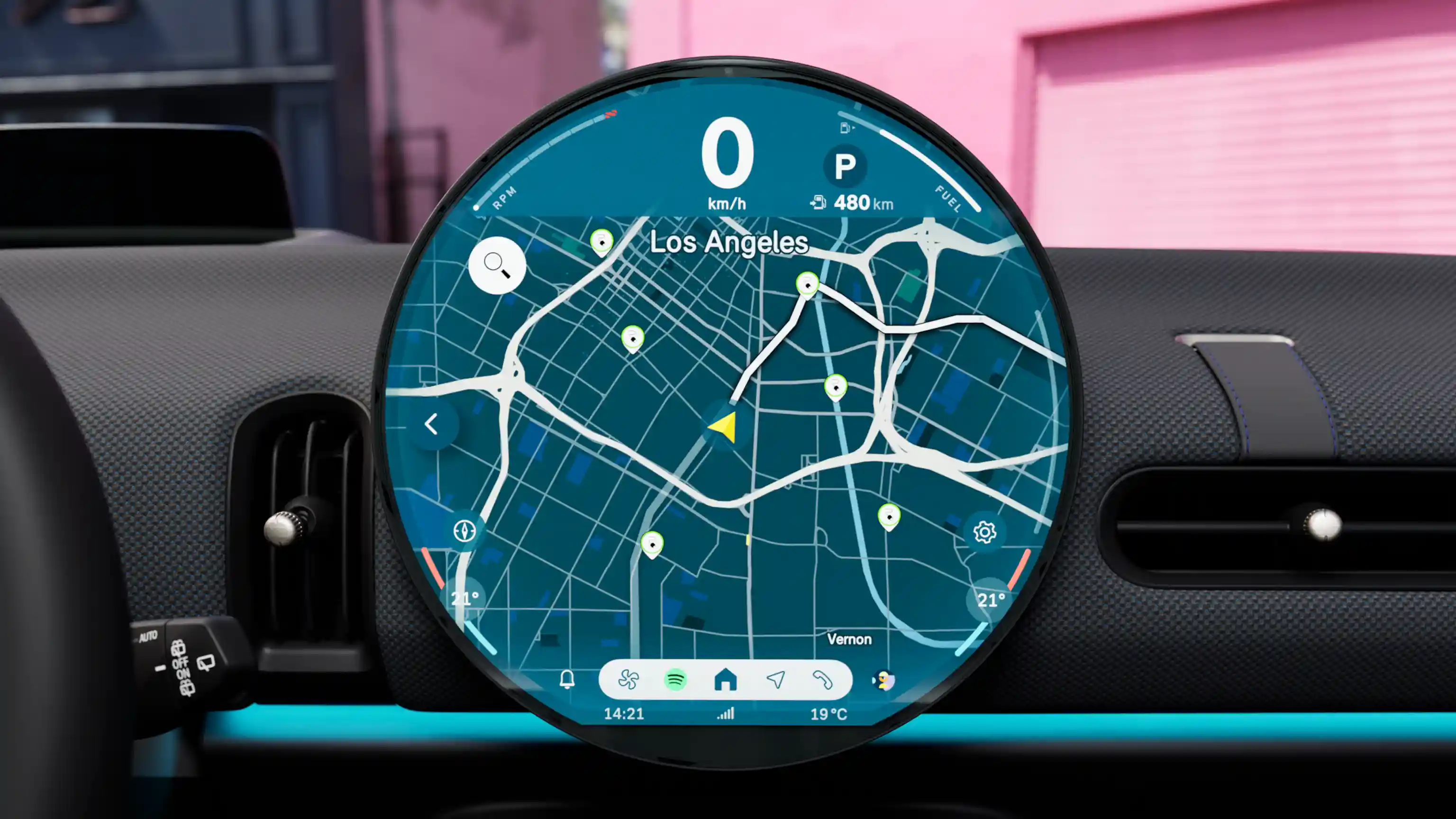 Video van het display van de MINI Cooper met de navigatie en bedieningselementen