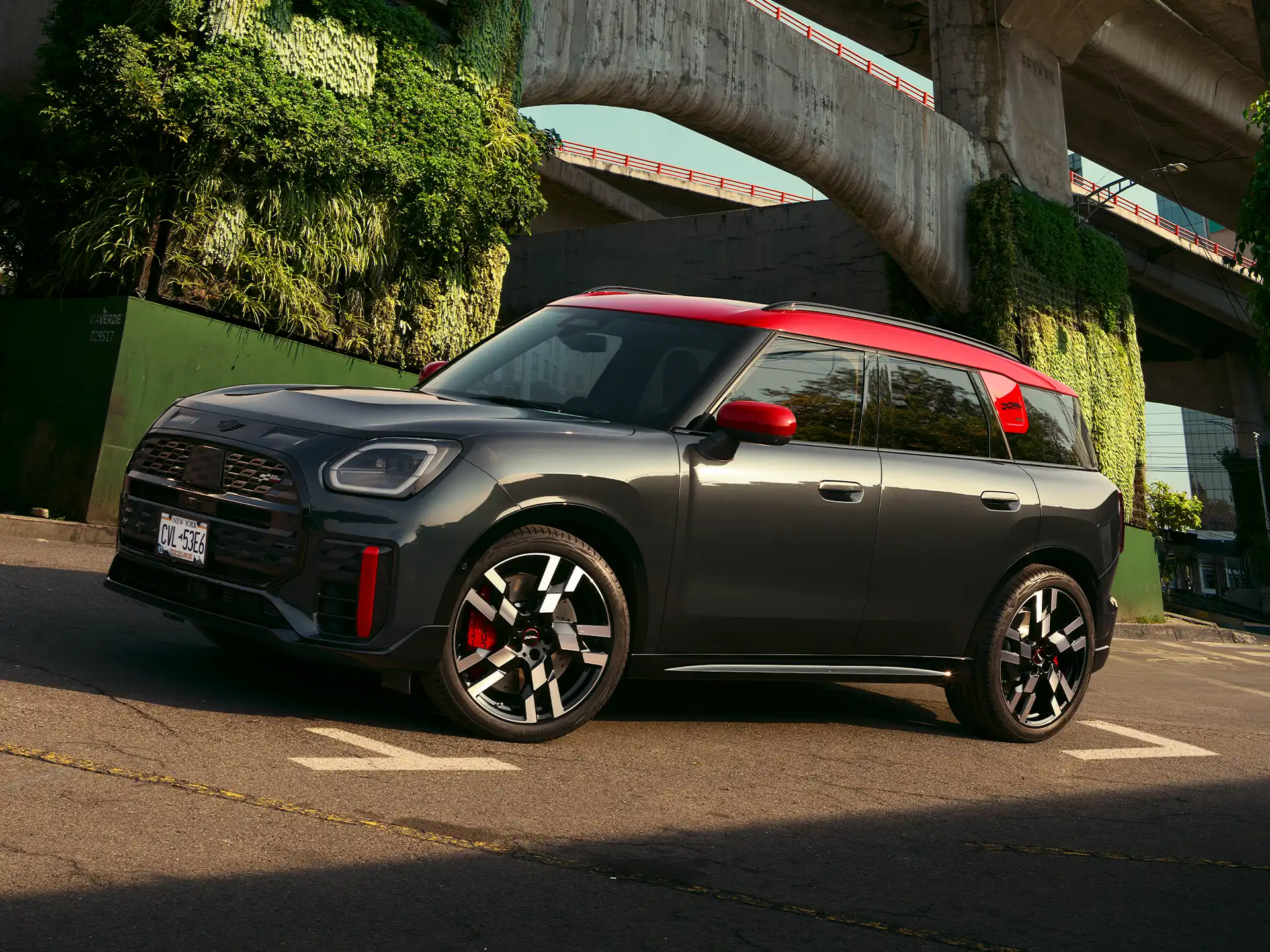 MINI Countryman Electric - teaser MINI Countryman Electric JCW