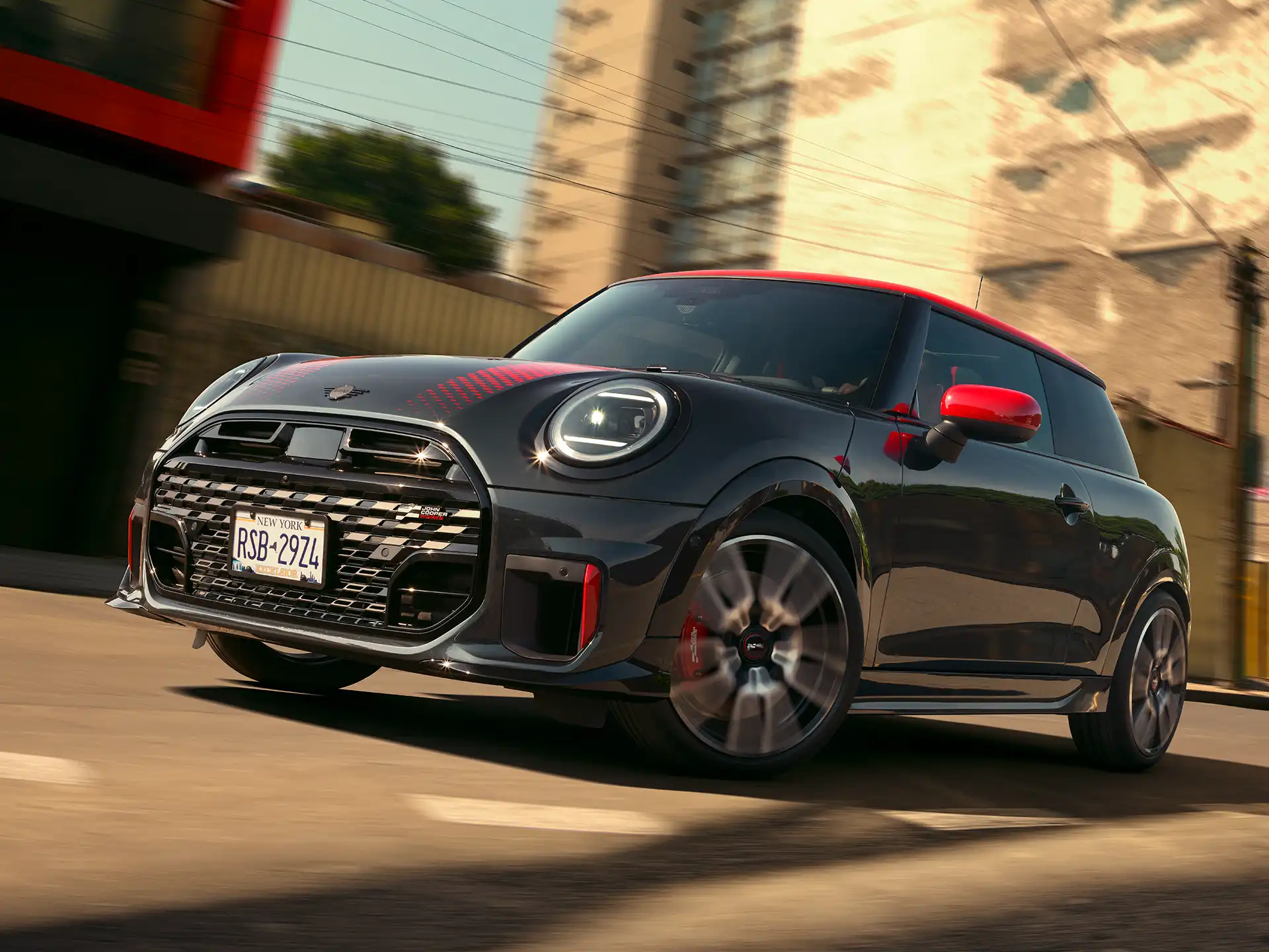 MINI John Cooper Works - F66 JCW zijaanzicht