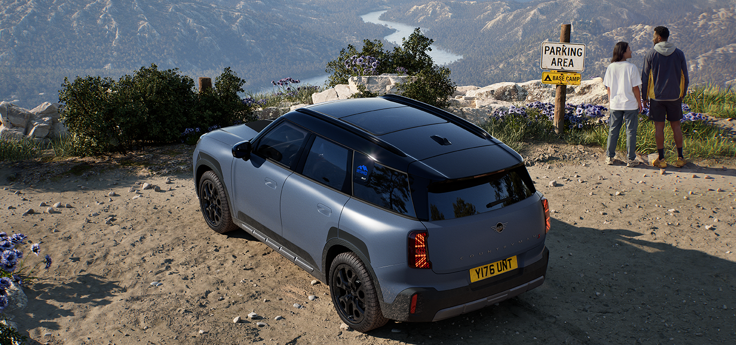 Bovenaanzicht van achteren op de MINI Countryman Untamed Edition.