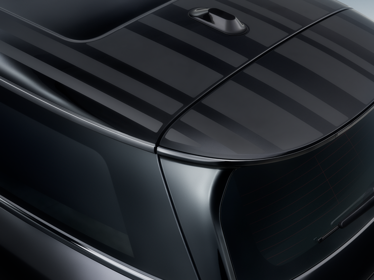 Detailweergave vanuit vogelperspectief van het MINI Paul Smith Edition contrasterende dak in de kleur Black met unieke interpretatie van strepen