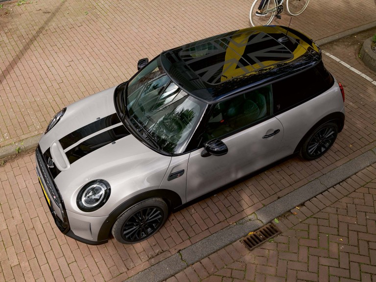 MINI lente en zomer – MINI sportstrepen piano black