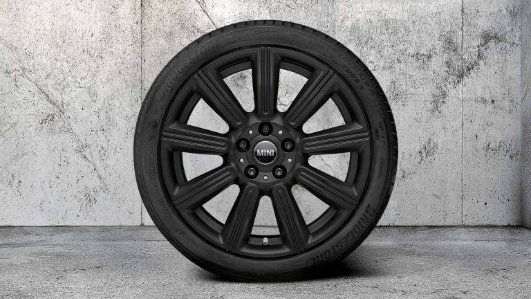 MINI accessoires – originele MINI zomerwielset – 18'' MINI MULTIRAY SPOKE 591