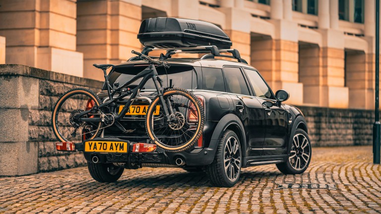 MINI lente en zomer – fietsendrager achter op MINI Countryman