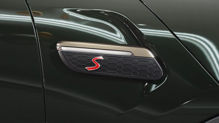 MINI Resolute Edition – Side Scuttles – Resolute Bronze