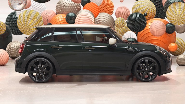 MINI 5-deurs hatchback – Resolute Edition – Rebel Green