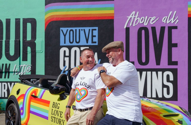 De politieagent van de Pride.