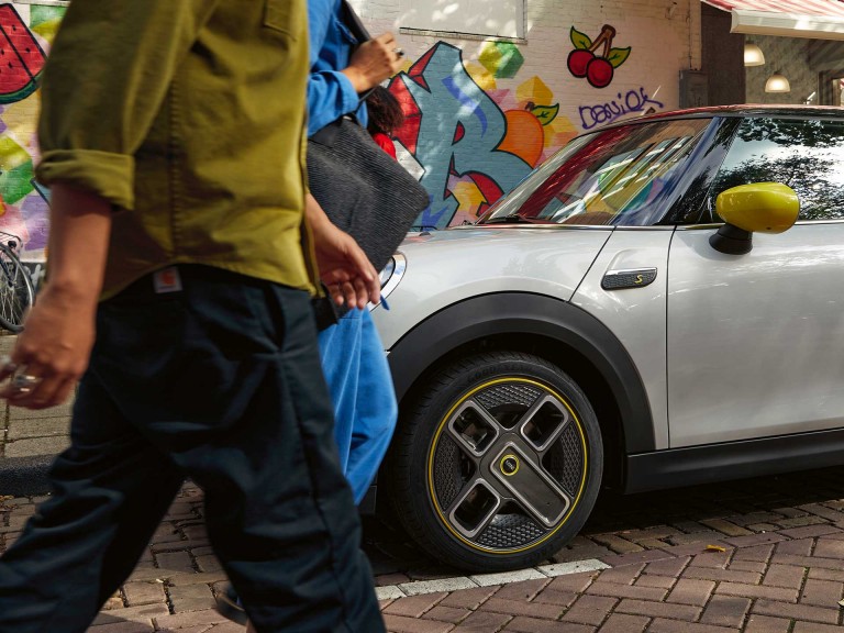 MINI Financial Services - Schadecatalogus - Auto inleveren