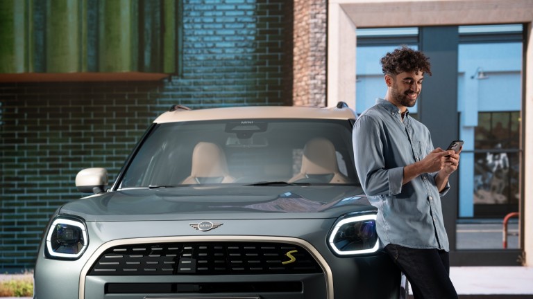 MINI Digital experience - Remote Software Upgrade - Connected Store