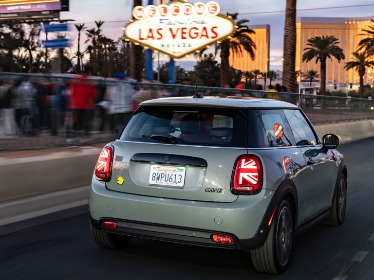 MINI elektrisch rijden – LA naar Las Vegas – Mojave woestijn