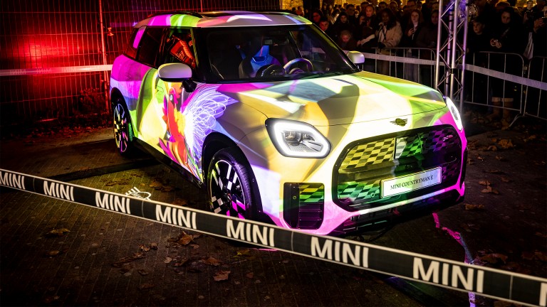 MINI Glow 2024