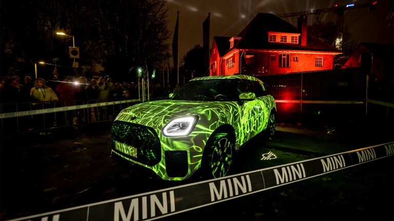 MINI Glow 2024