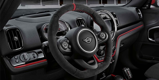 John Cooper Works stuurwiel met carbon en alcantara.