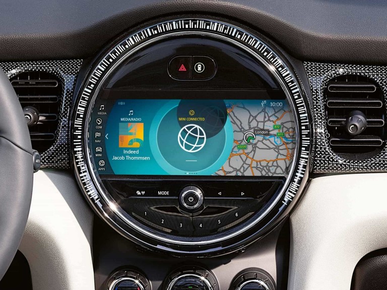 MINI Connected – MINI cockpit – spraakherkenning