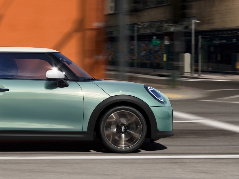 MINI Cooper 3-Deurs - rijbeleving - monitoring van de omgeving
