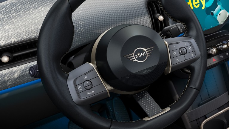 MINI Cooper 5-Deurs - interieur - origineel formaat stuur