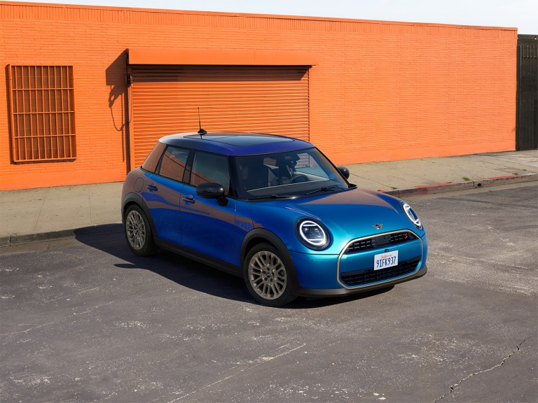 MINI COOPER 5-DEURS.