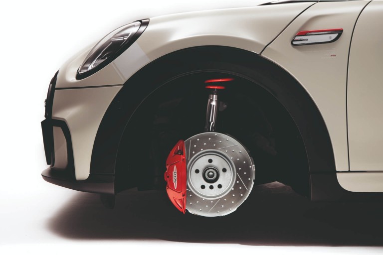 MINI – sportonderstel – als op een circuit