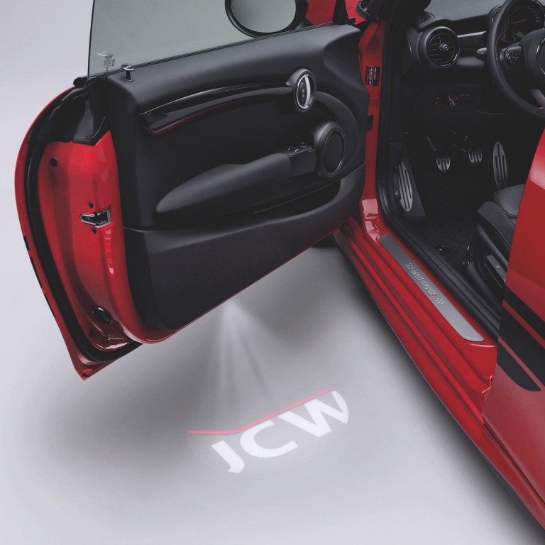 MINI John Cooper Works – rood en zwart – portierprojector