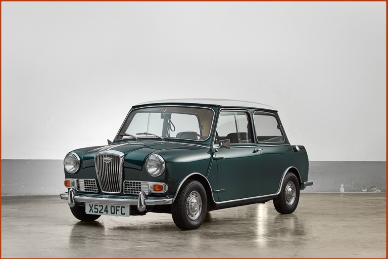 De Wolseley Hornet, een van de twee luxe Mini varianten.